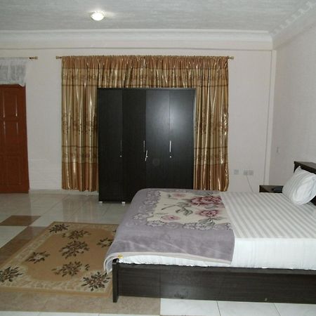 Pemicsa Hotel Accra Spintex Chambre photo