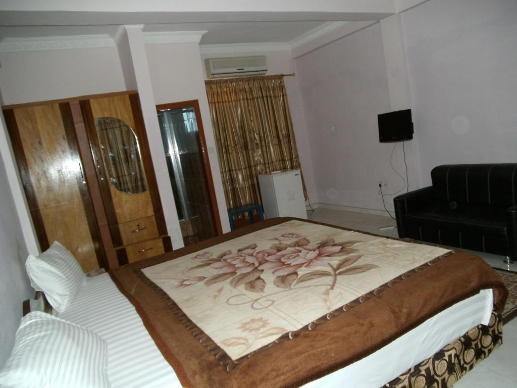 Pemicsa Hotel Accra Spintex Extérieur photo