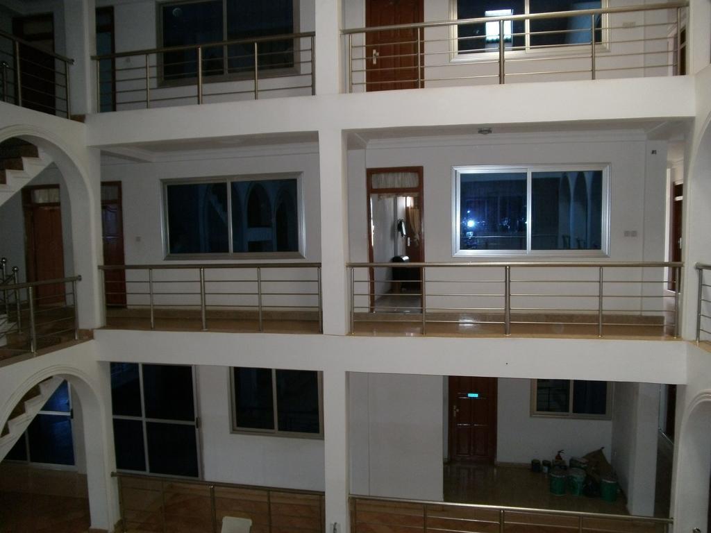 Pemicsa Hotel Accra Spintex Extérieur photo