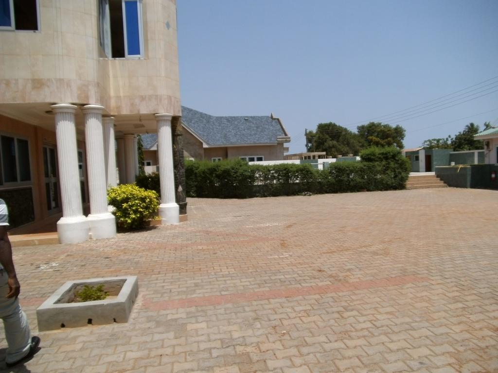 Pemicsa Hotel Accra Spintex Extérieur photo